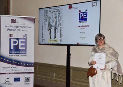 L'artista contemporanea Luana Bottallo, in arte LuBi, presso lo storico Palazzo Pucci di Firenze, in occasione del Premio d'Artista d'Europa 2024